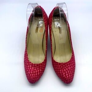 Max studio - Mecca Hot Pink Faux Suede Animal Print Design Wedge Size 8